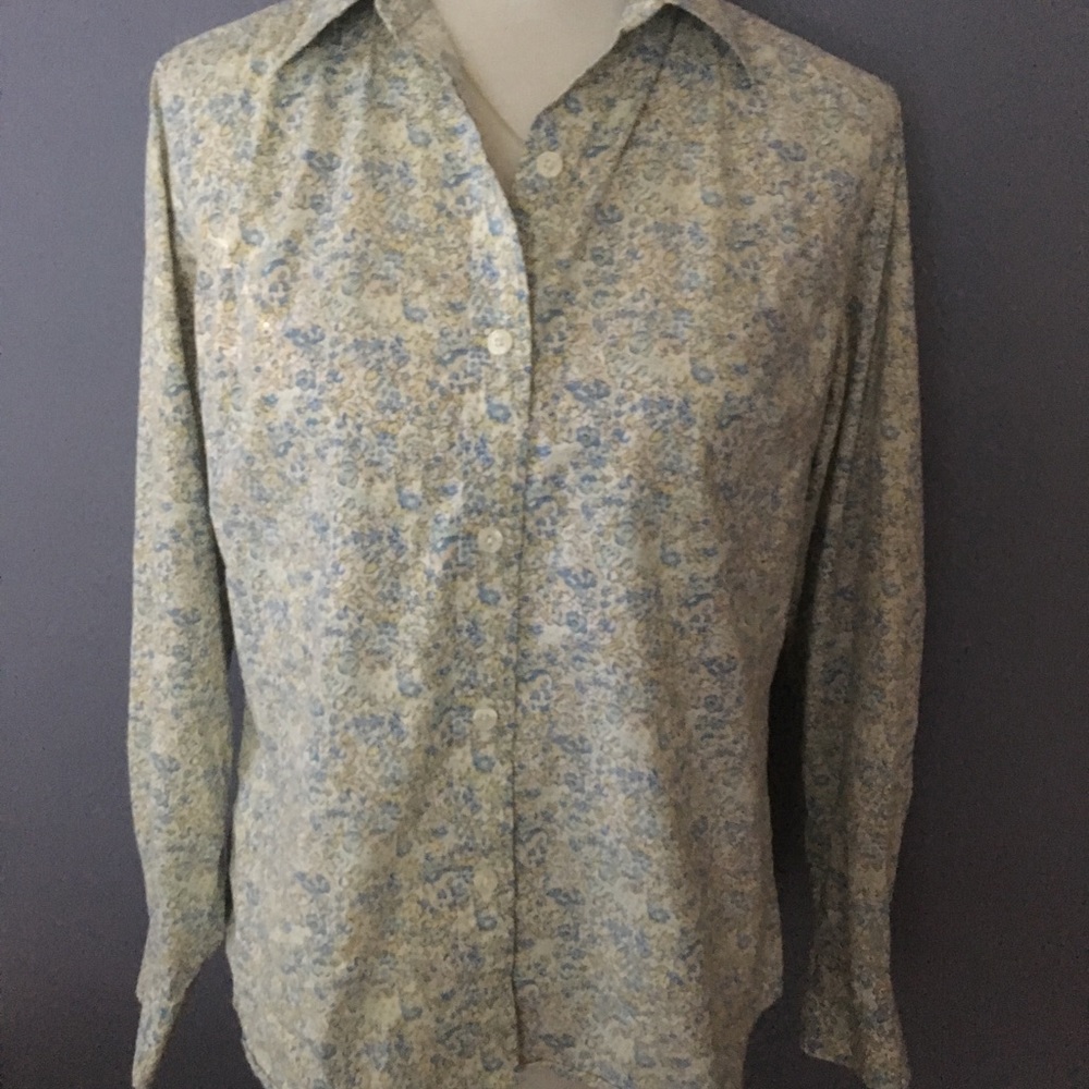 💕Woman’s floral button down